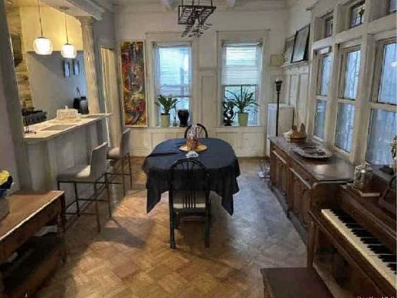 3rd image of 3217 Beverley Road