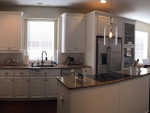 3rd image of 634 Creek View Dr