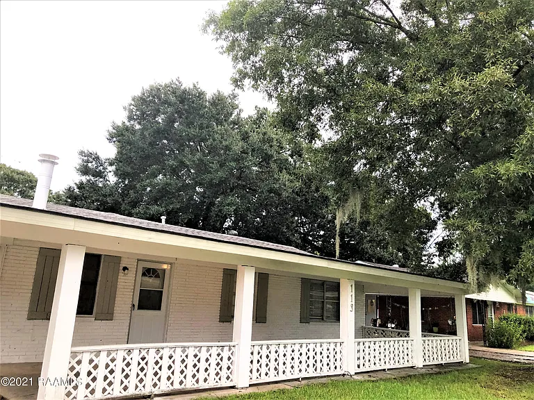 113 Charlene Dr — Photo 1