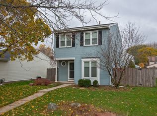 997 Manchester Crse, Geneva, IL 60134