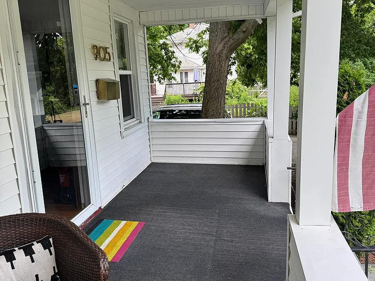 905 S Prairie St — Photo 1