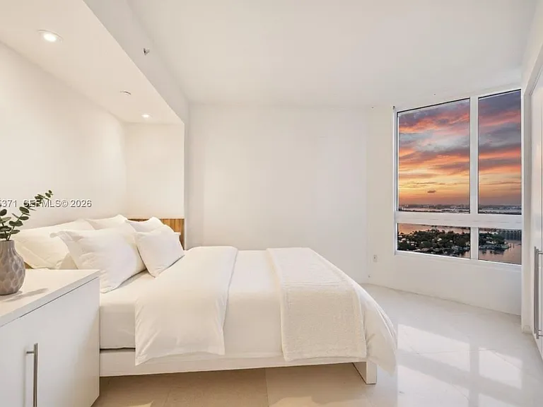 6365 Collins Ave #2901 — Photo 13