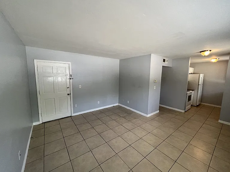3206 W Azeele St #100 — Photo 6