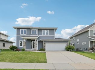 9911 Bronze Leaf Ln, Middleton, WI 53562