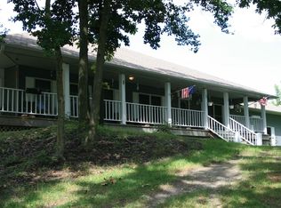 1060 Ocran Rd, White Stone, VA 22578