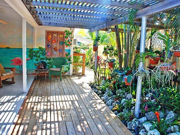 4th image of 286 S Coconut Palm Blvd