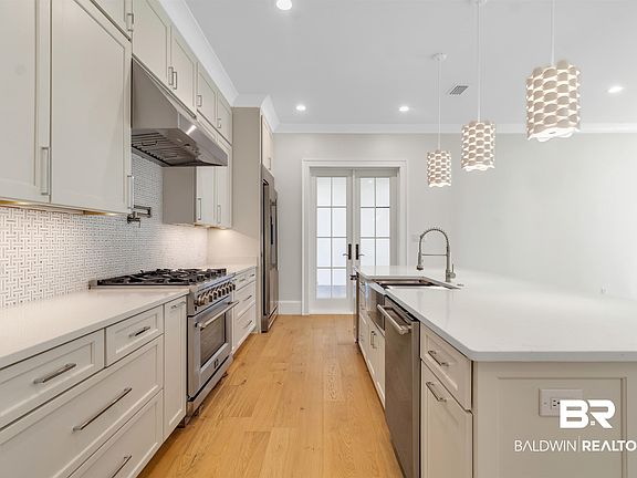 5th image of 922 Inlet Cir