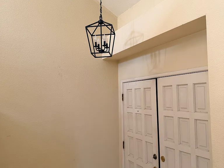 152 Menard Dr — Photo 10