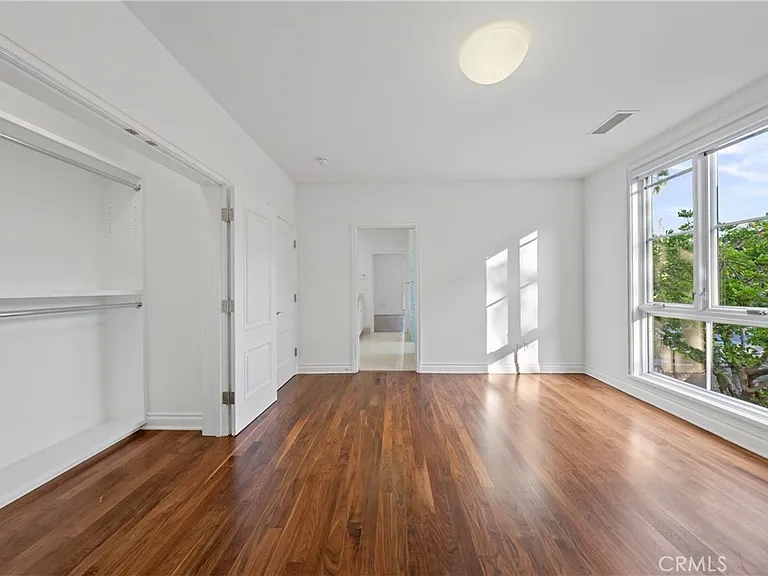 1049 Oak Grove Pl — Photo 37