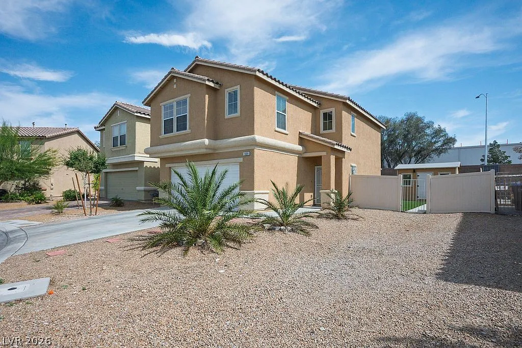 3 bed, 2.5 bath, 1527 sqft, $2,500 — Photo 2