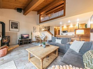 2000 N Village Dr APT 305, Truckee, CA