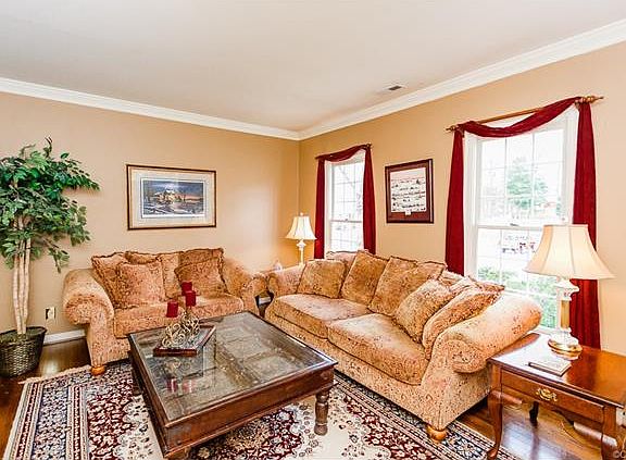 3rd image of 10278 Penningcroft Ln