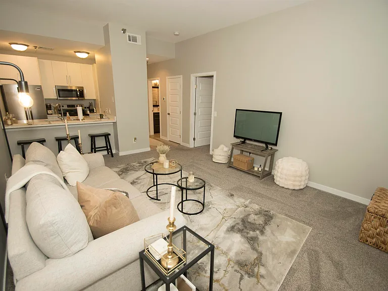 113 W Wayne St #404 — Photo 5