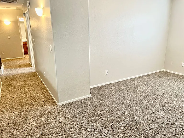 9820 W Pioneer St — Photo 29