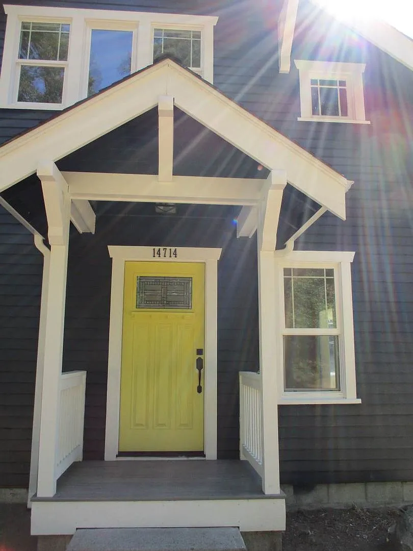 Charming Updated Craftsman Home in Gig Harbor 3 Bedrooms, 2 Bathrooms — Photo 2