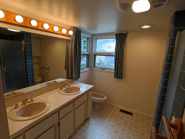251 Old Schoolhouse Rd — Photo 23