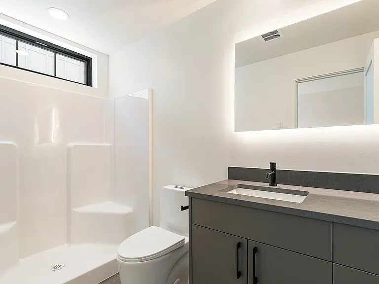 1615 Larrabee Ave — Photo 13