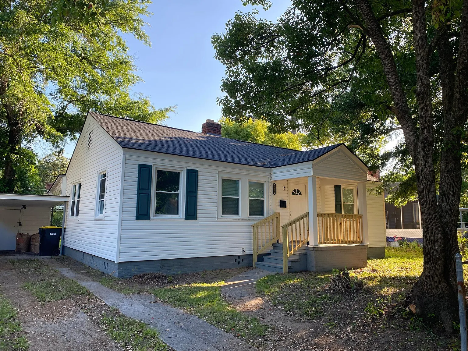 3 bed, 1045 sqft, $1,900 — Photo 2