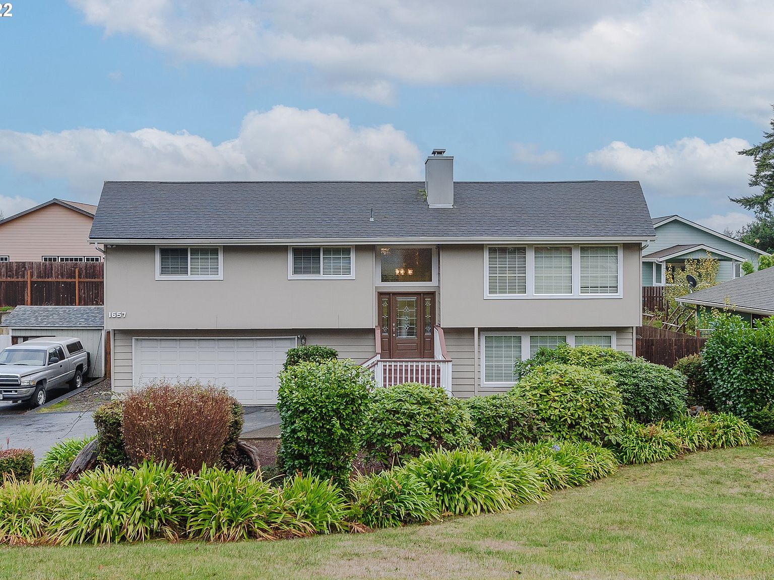 1657 Oak St, North Bend, OR 97459 Zillow