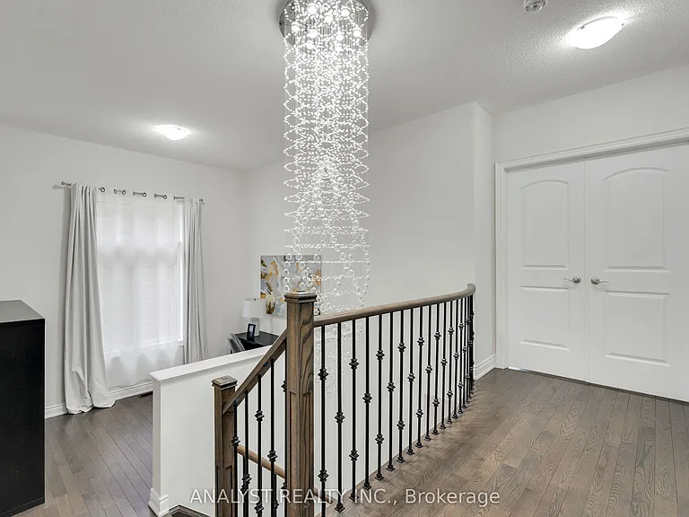 61 Ross Vennare Cres — Photo 23