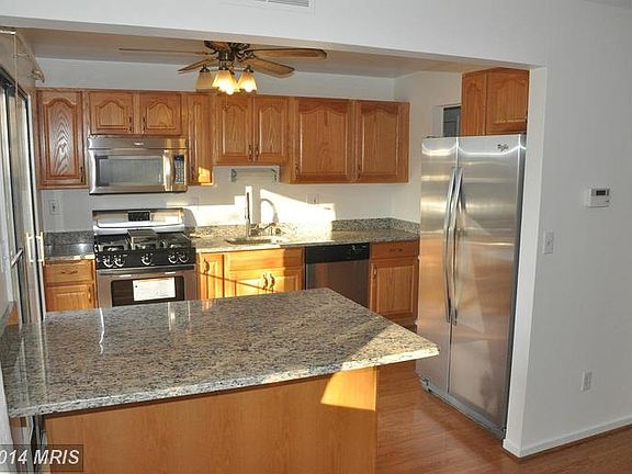 3rd image of 7904 Darien Dr