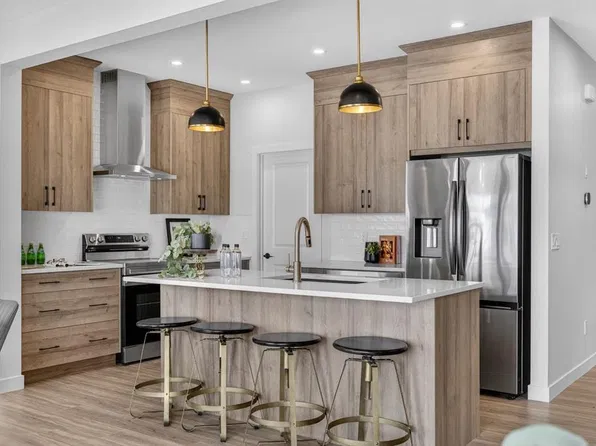 40 W Lewiston Cmn NE, Calgary, AB T3P 2H7