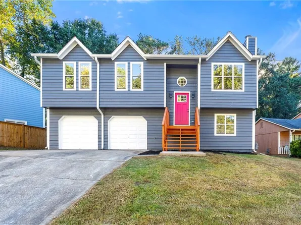 2071 Scarbrough Trl E, Stone Mountain, GA 30088