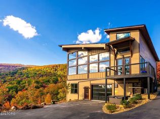 3343 Summit Trails Dr, Sevierville, TN 37862