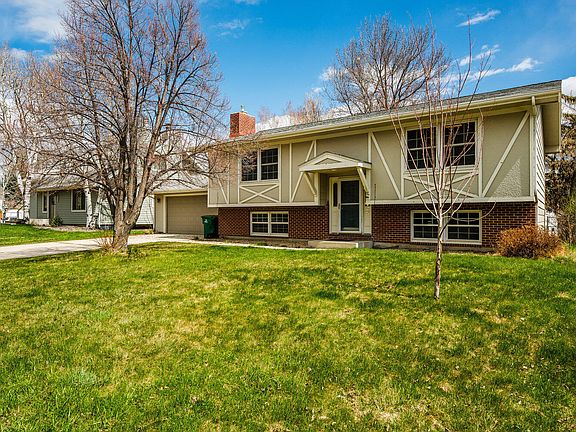 3rd image of 1977 Colonial Dr