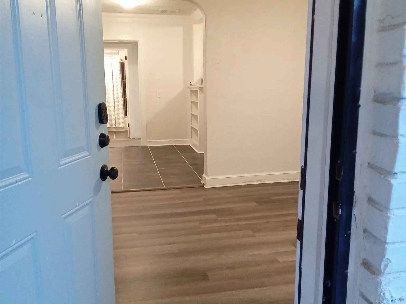 1 bed, 1.0 bath, 1291 sqft, $1,195 — Photo 2