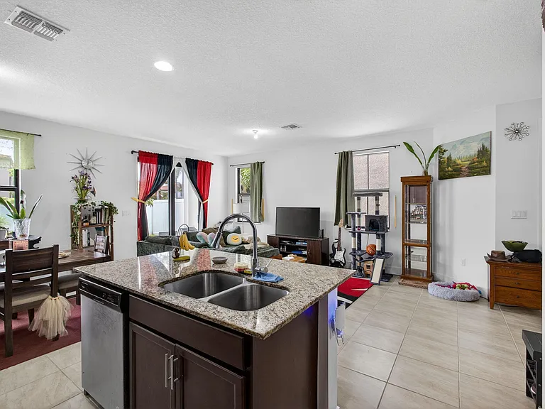 4009 Sequoia Pl — Photo 68