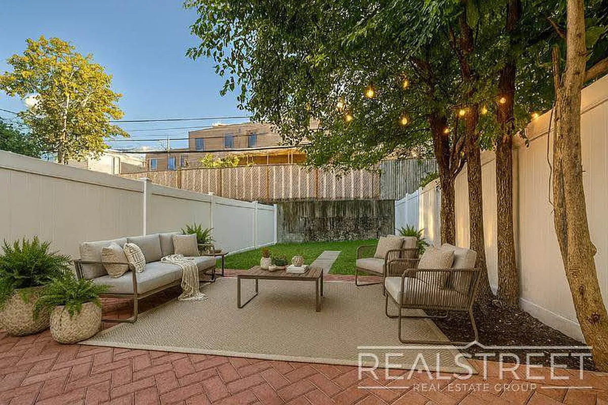 206 MacDougal Street 1