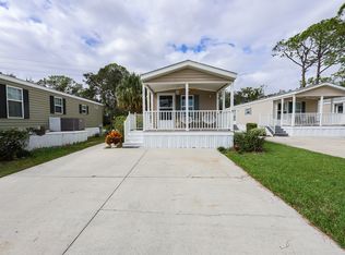 13 Merry Men Dr, Kissimmee, FL 34746