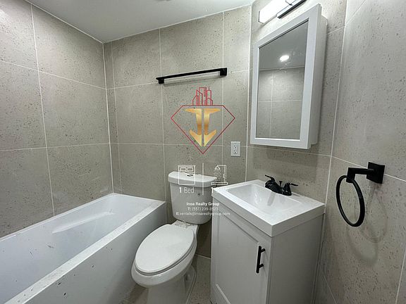 4th image of 594 Westside Ave #4