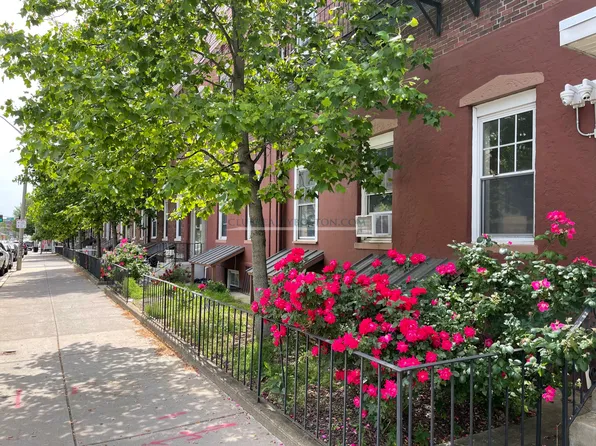 160 N Beacon St, Brighton, MA