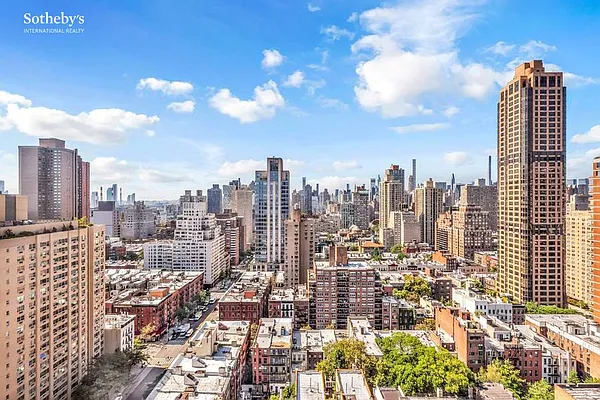 Sold by Sotheby's International Realty | media 7