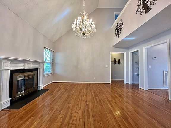 4th image of 1401 Angel Ct