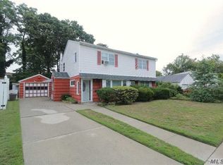 1242 Bretton Rd, Valley Stream, NY 11580
