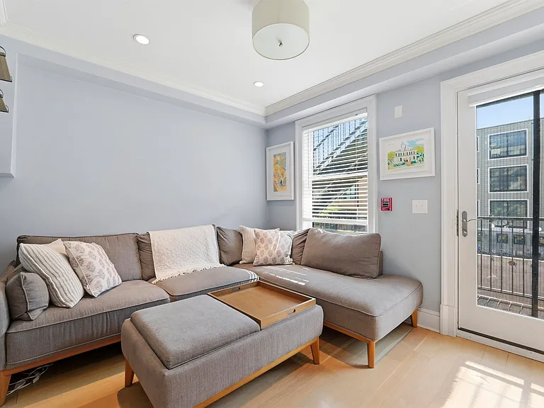 529 Jefferson St #2 — Photo 13