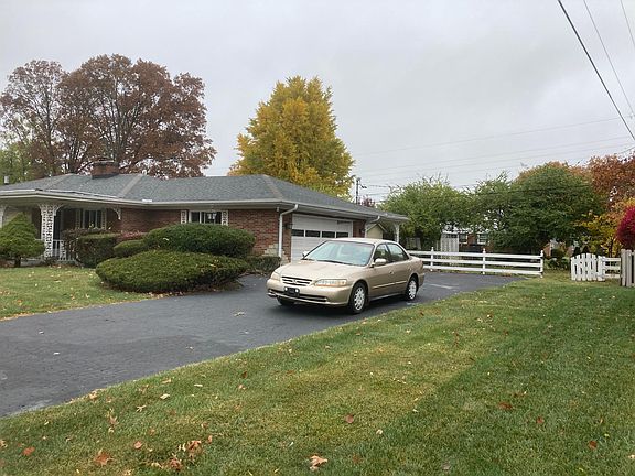 3rd image of 129 Cheltenham Dr