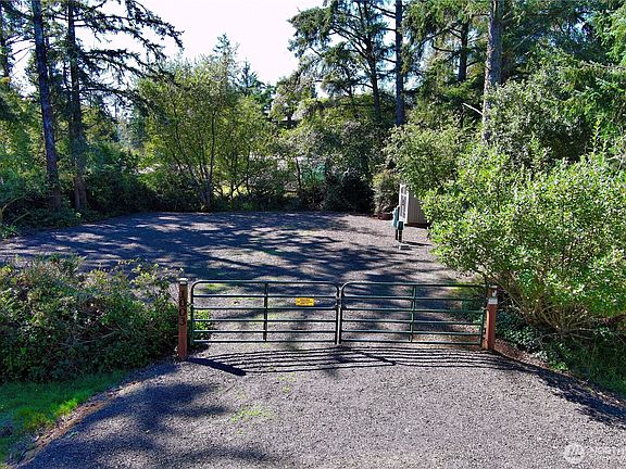 2nd image of 1003 Discovery Avenue SE