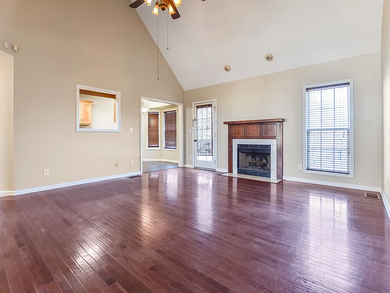 3886 Stella Dr — Photo 7