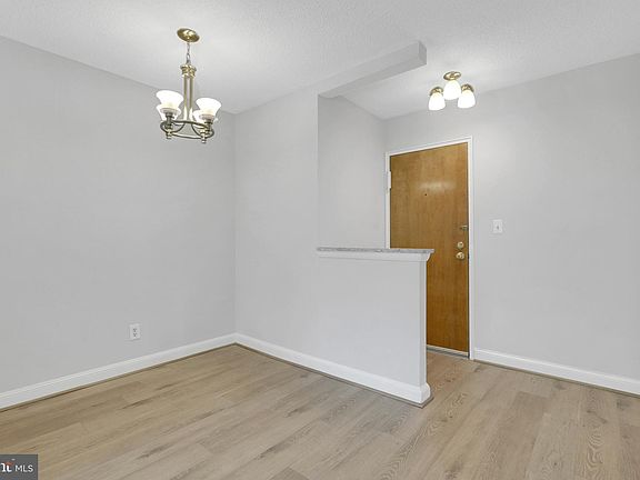 5th image of 1307 N Ode St APT 432