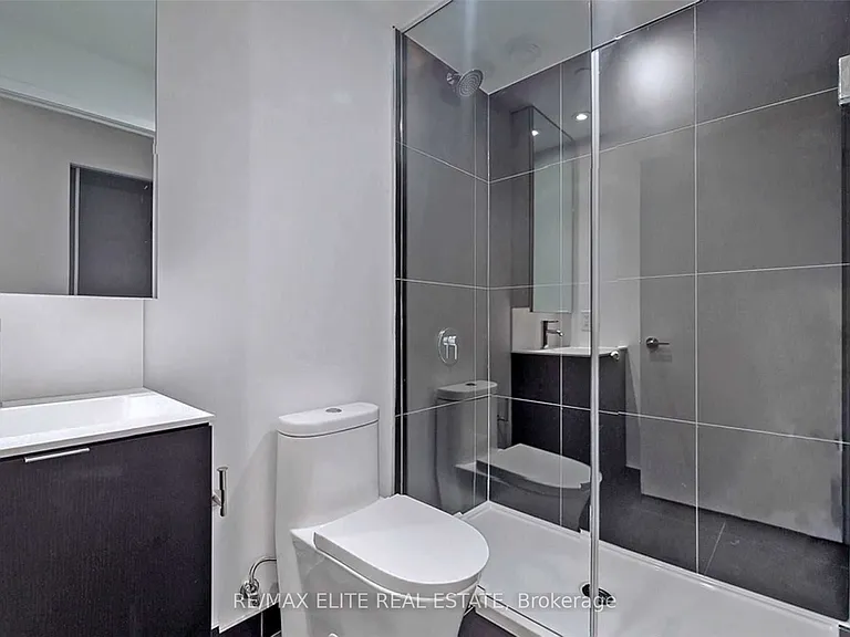 20 Edward St #1307 — Photo 32