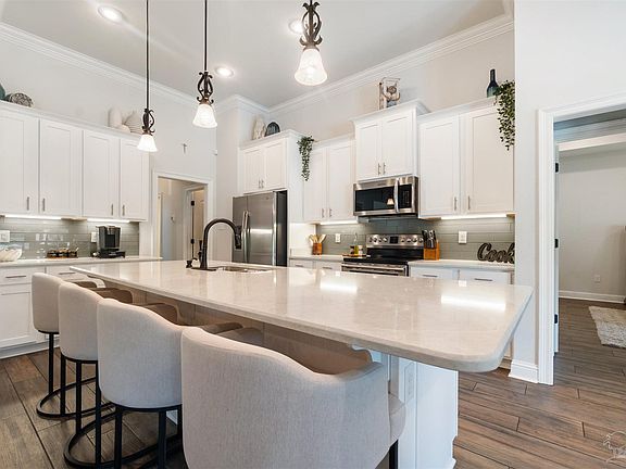 4th image of 4807 Foxtail Palm Dr