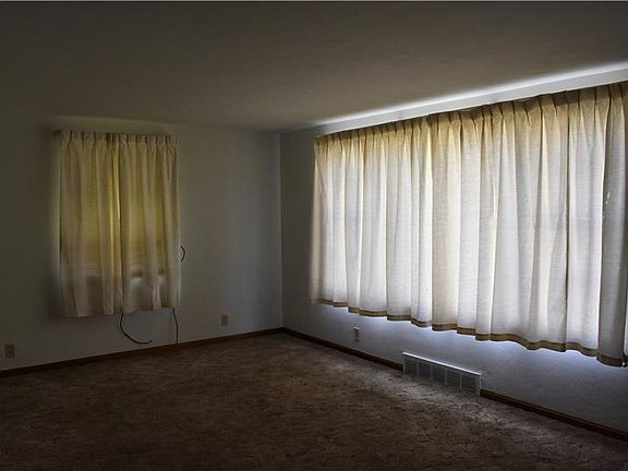 3rd image of 493 Dresden Ave #1