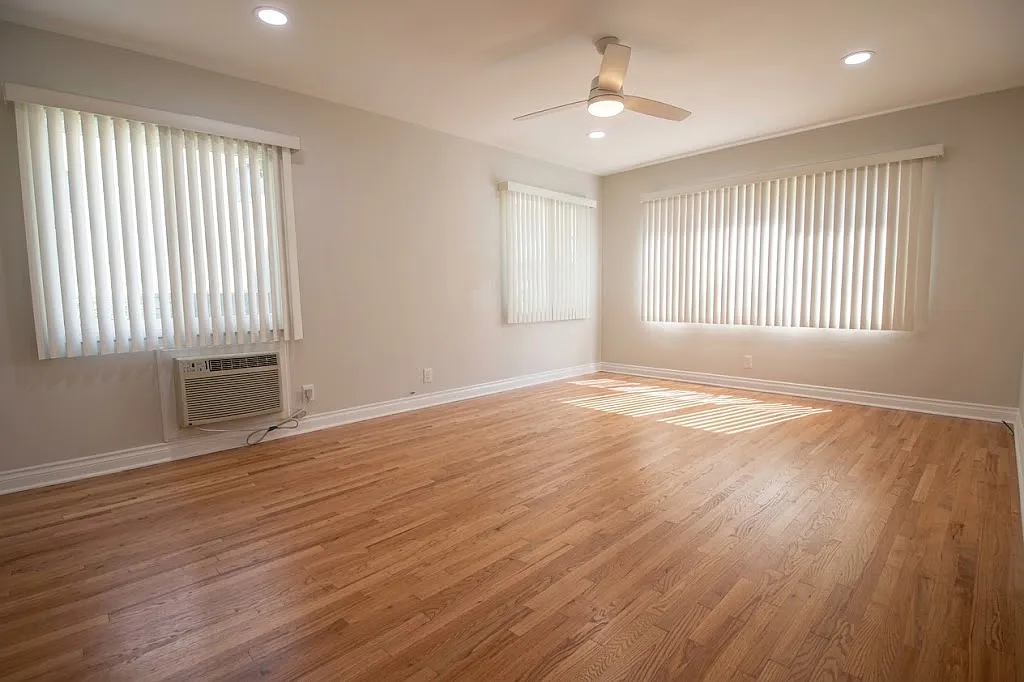 1 bed, 800 sqft, $2,196 — Photo 1