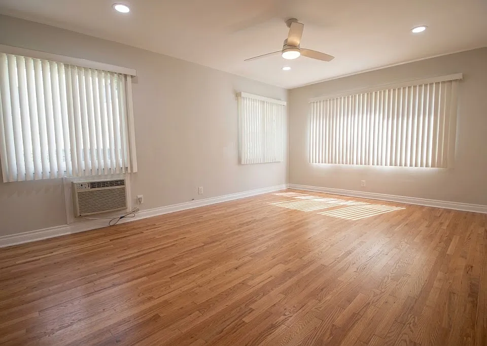 425 E Magnolia Blvd #A