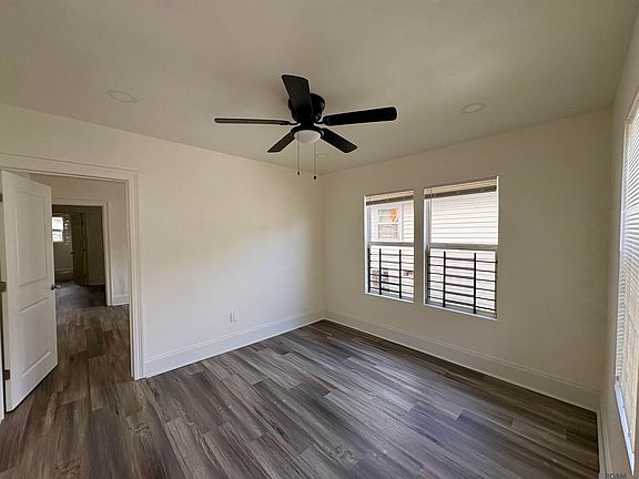 2nd image of 565 W Garfield St