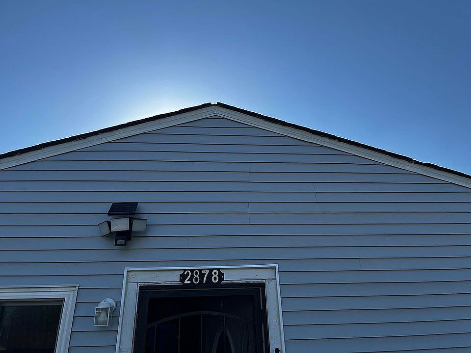 2nd image of 2878 Draper St